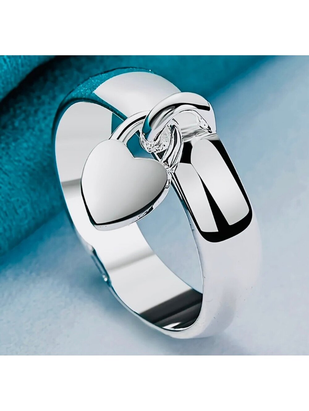 New - Gorgeous Heart Pendant Silver Dangle Ring -
Size 9